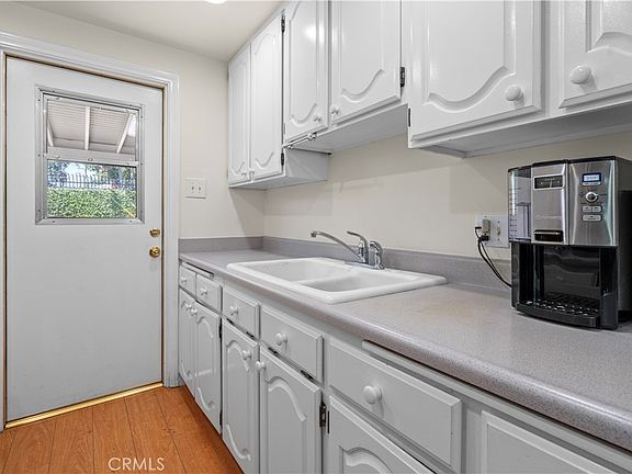 3rd image of 8461 Maxine St