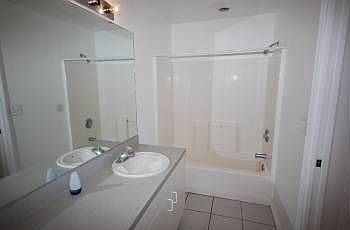 3rd image of 639 Chambers St E