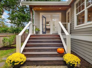 10000 39th Ave SW, Seattle, WA 98146