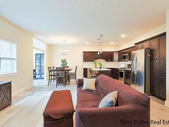 3rd image of 4268 Cidermill Dr #43
