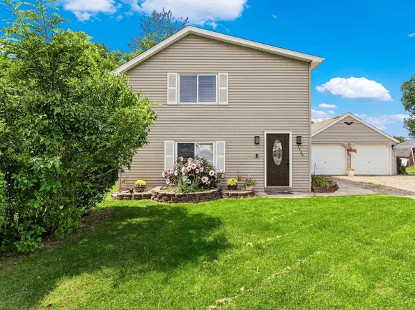 1426 S Pearce St, Owosso, MI 48867