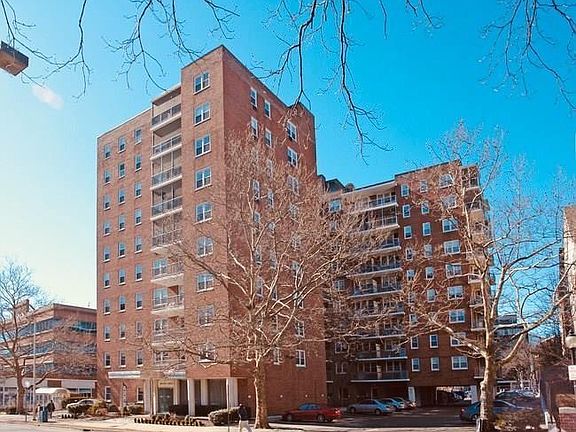 2nd image of 444 Bedford St APT 5N