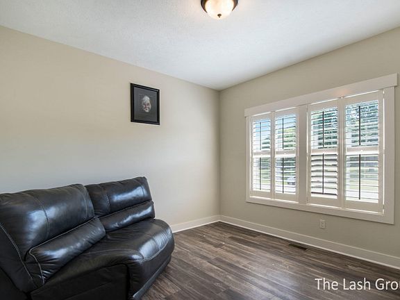 4th image of 8999 Hopewell Dr