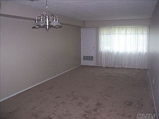 3rd image of 163 Pointe Cir N