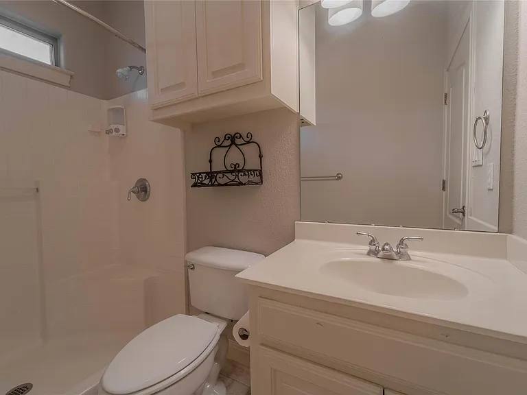 19013 Venture Dr — Photo 14
