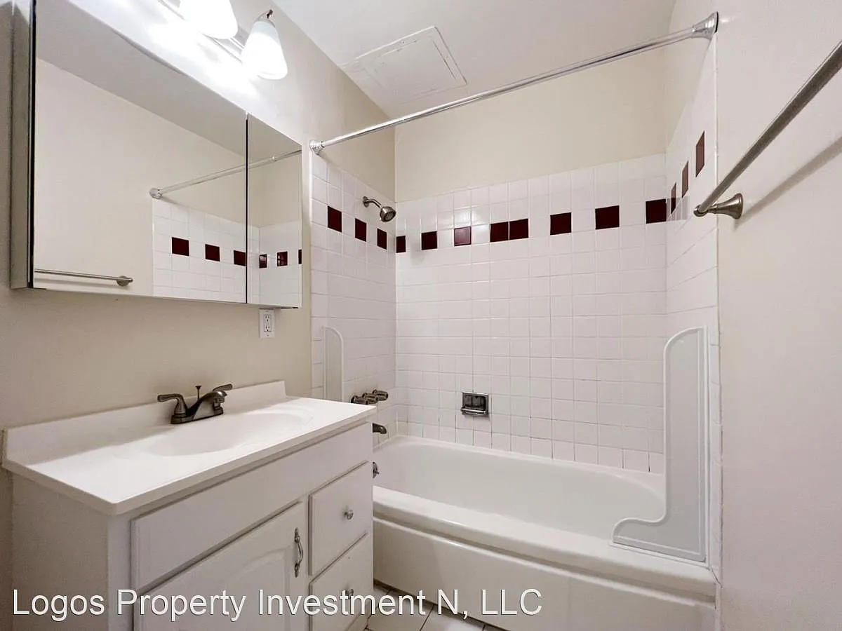 Vernon Apartments — Photo 3