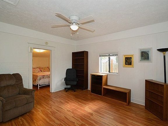 2nd image of 1525 E Garland Ave