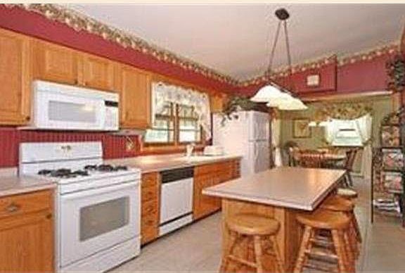 3rd image of 2603 S Shore Drive S