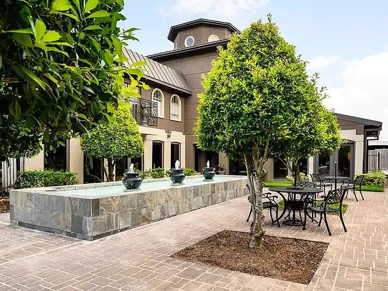 Star Westheimer Apartments — Photo 8
