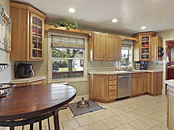 5th image of 3225 Buckingham ROAD