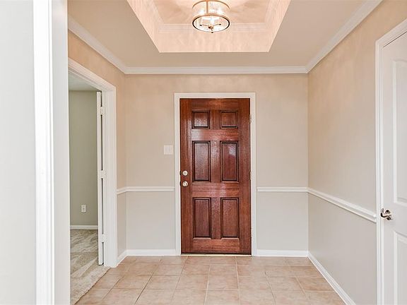 5th image of 413 Senna Ave