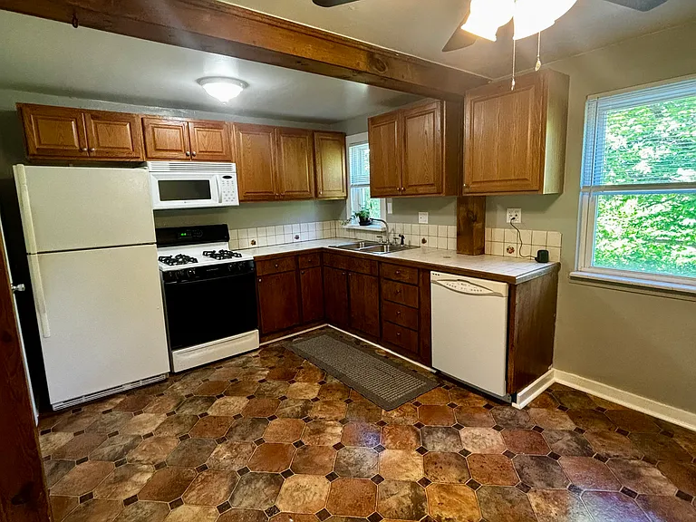 1163 Shadycrest Dr — Photo 9