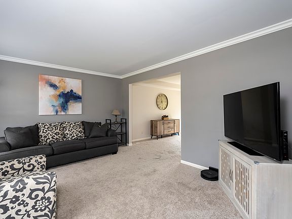 5th image of 3271 McCowan Dr