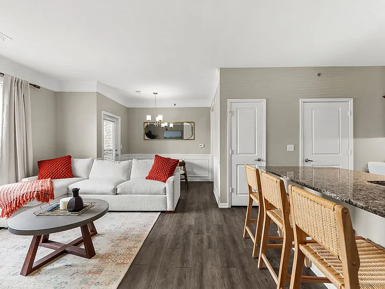 Riverstone Apartments — Photo 9