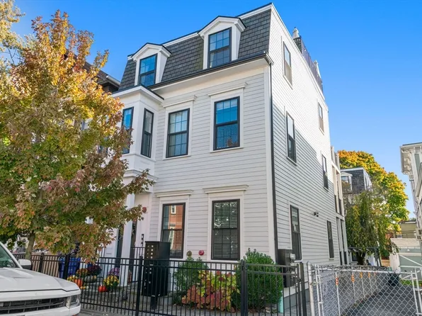 559 E 5th St Unit 3, Boston, MA 02127