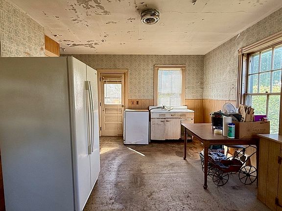 5th image of 51 Crescent St