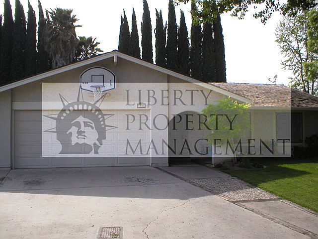 1st image of 1913 Coral Oak Dr