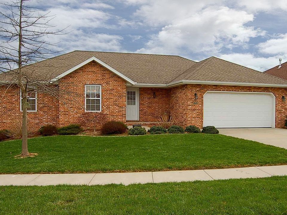 Front 3BR/ 2BA all brick