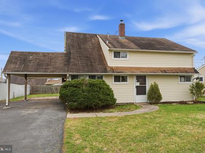 52 Inland Rd, Levittown, PA, 19057