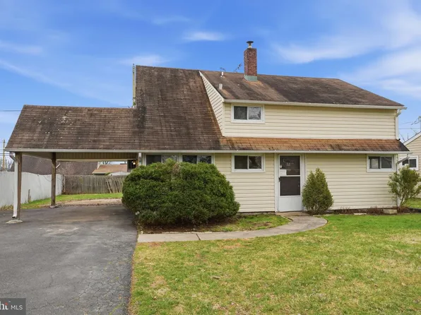 52 Inland Rd, Levittown, PA 19057