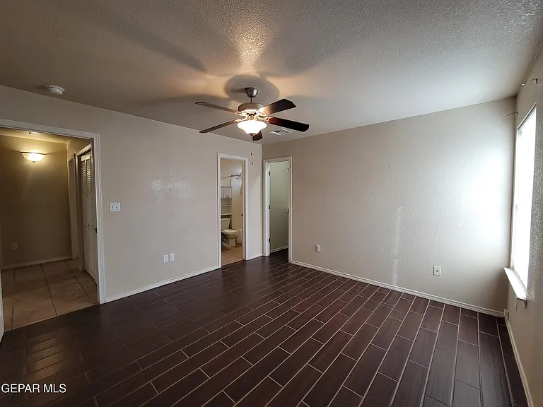 14211 Otter Point Dr — Photo 22