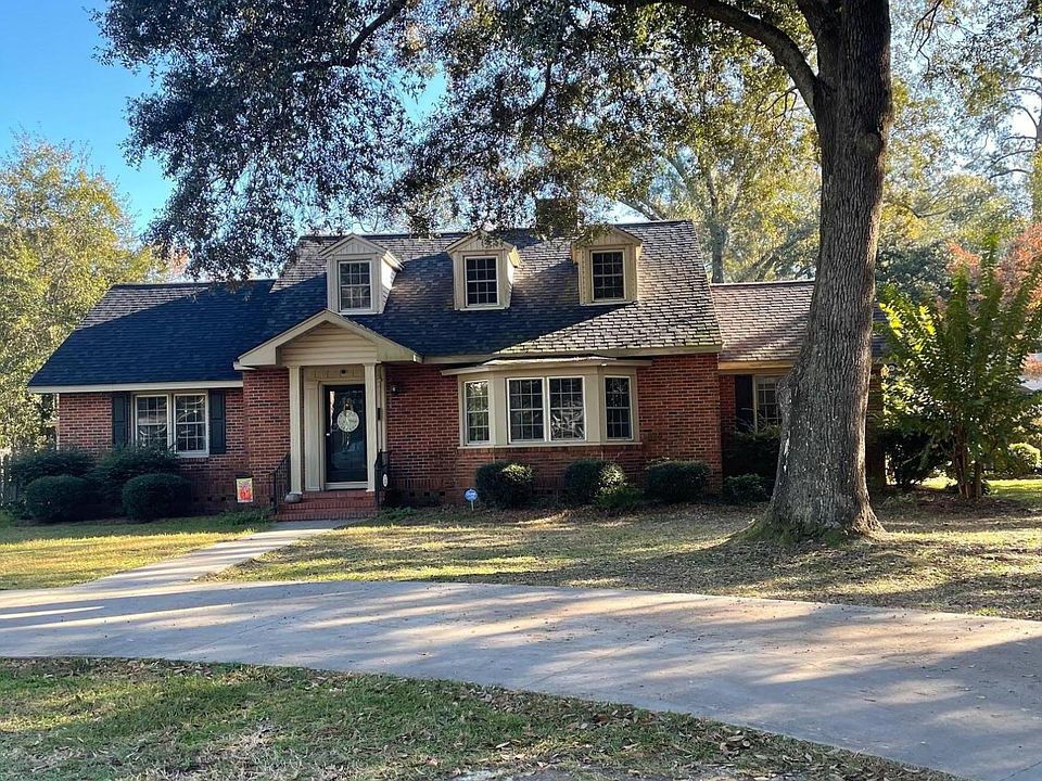 1st image of 704 Live Oak Ave