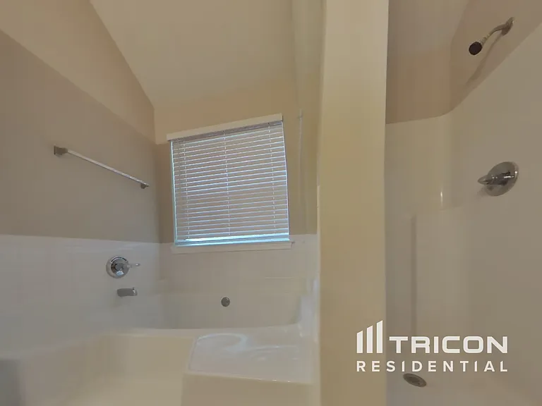 2640 Thunder Basin Way — Photo 9