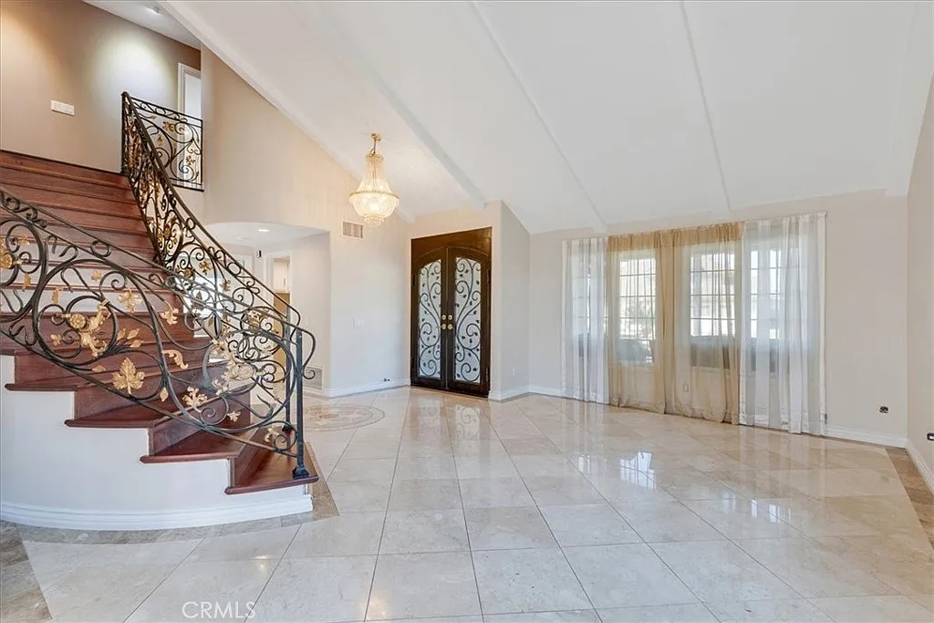 4 bed, 2166 sqft, $5,700 — Photo 4