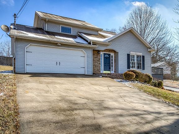 2nd image of 1001 Bryan Ct
