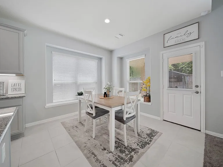 26028 Hasting Ridge Ln — Photo 12