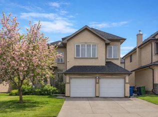 401 E Marina Dr, Chestermere, AB T1X 1V8