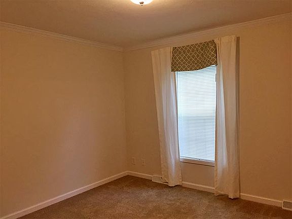 5th image of 5 Fawn Ln