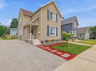 206 4th St, Beaver Dam, WI 53916