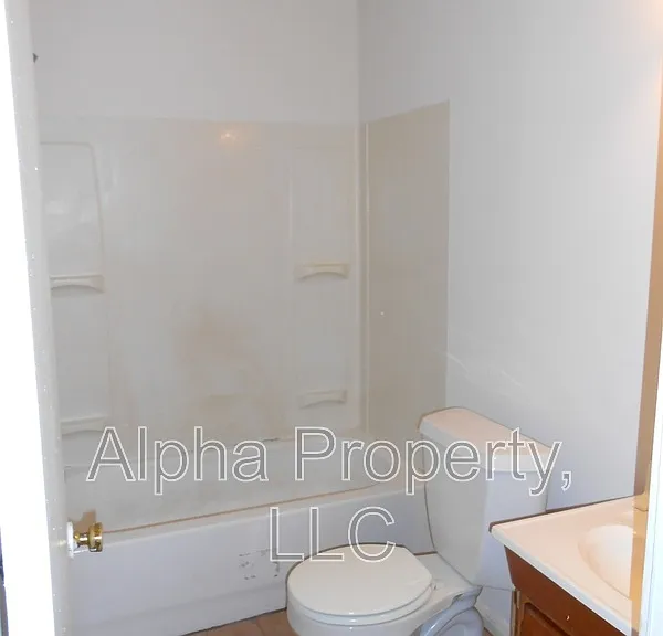 212 Campbell Ave — Photo 10
