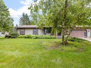 5601 Hilldale Dr, Slinger, WI 53086