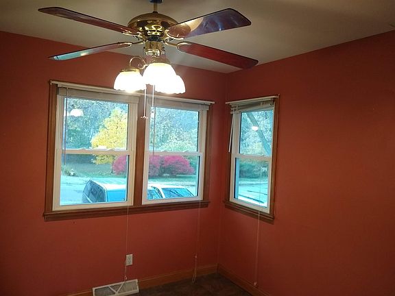 Eating area in kitchen