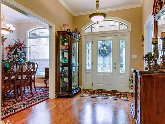 3rd image of 6805 Sanderson Ln
