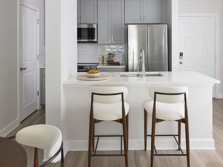 Lakeside Apartments — Photo 11