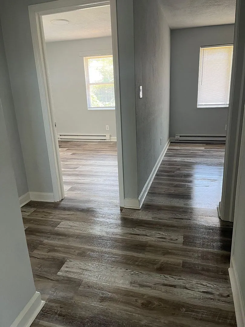 1350 N. Chestnut St. — Photo 4
