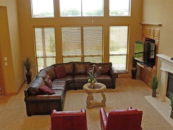 5th image of 5832 Sterling Dr