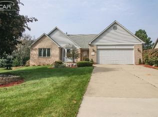 6158 Pine Creek Ct, Grand Blanc, MI