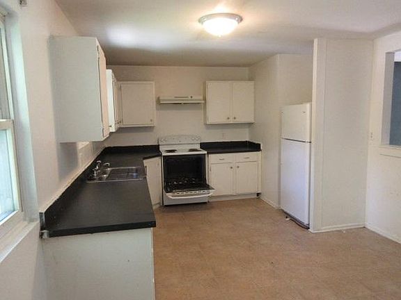 4th image of 3000 Glendale Ave