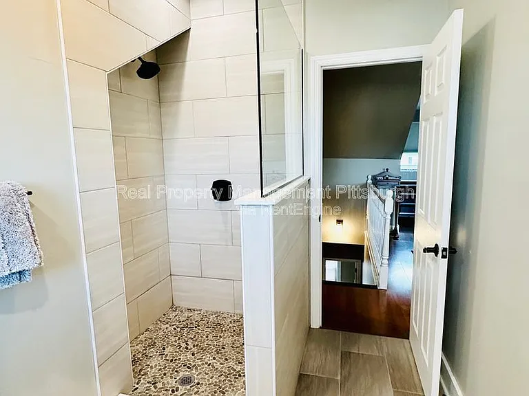 138 Pius St — Photo 11