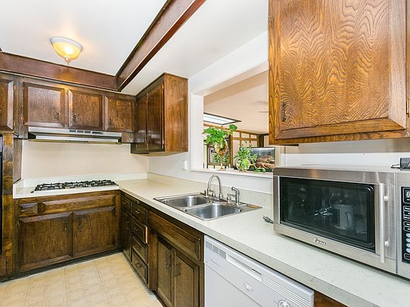 5th image of 286 Coronado Dr
