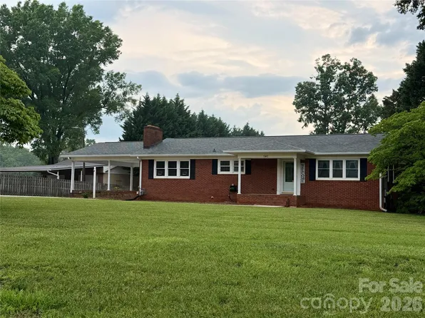 946 Shearers Rd, Mooresville, NC 28115
