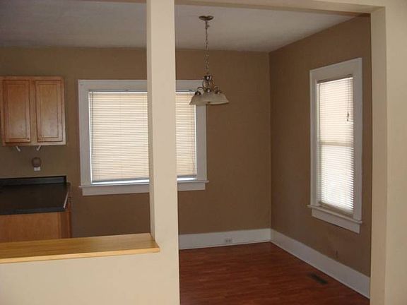 nice eating area at the end of the kitchen