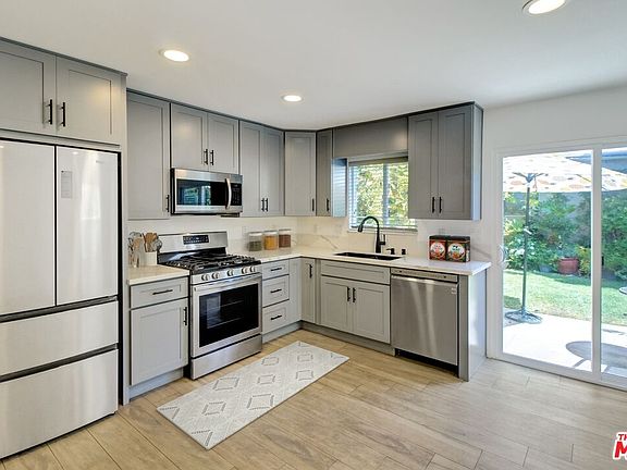 5th image of 1619 S Hayworth Ave