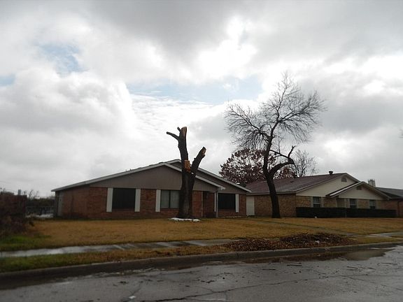 2nd image of 510 Edgemere Dr