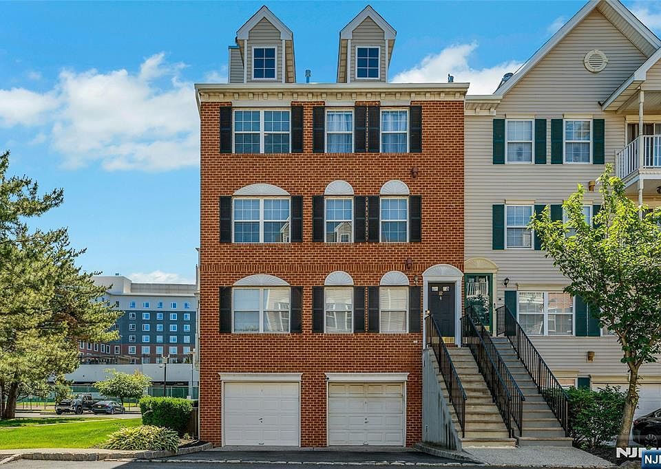 1st image of 72 Marrow St #3101
