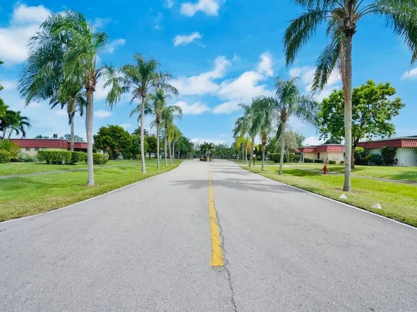 351 Covered Bridge Blvd APT B, Lake Worth, FL 33467